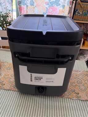 New Stanley 30 Qt Outdoor Cooler Cold For Days Outdoor Cooler Hard-Sided Cooler